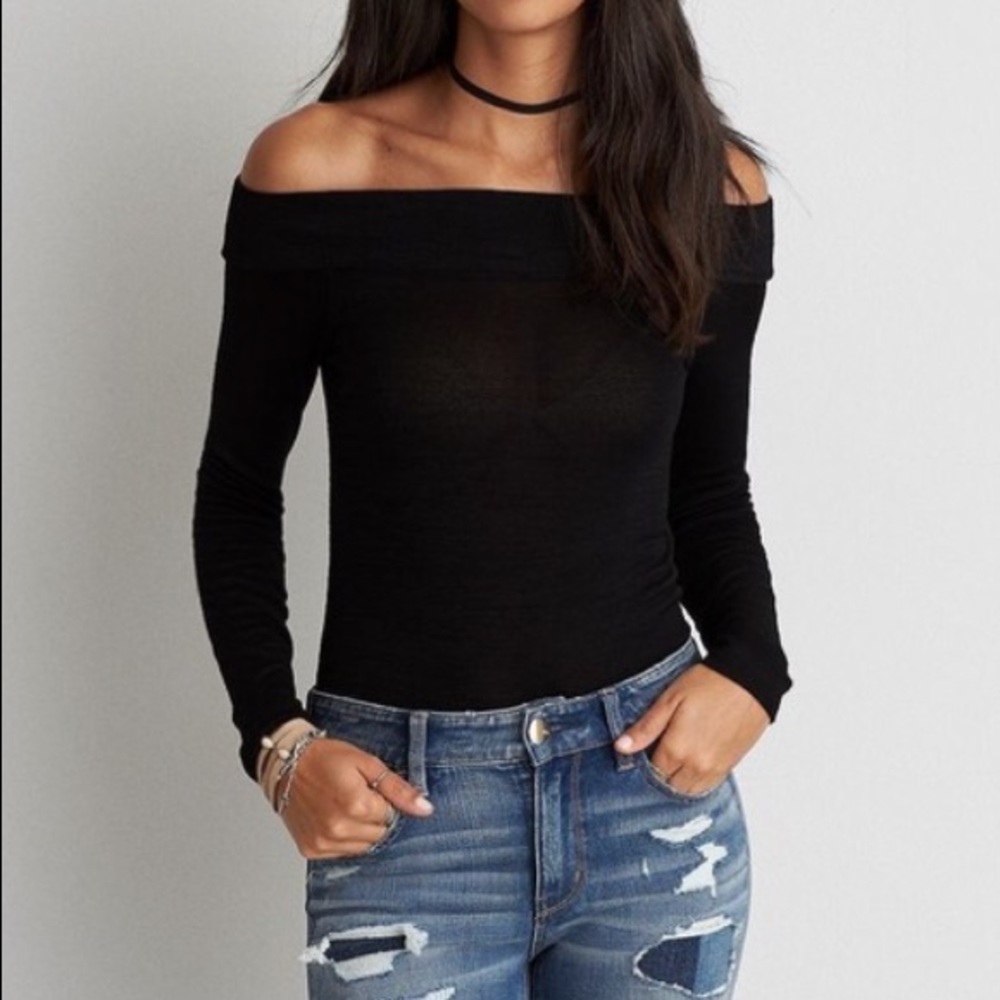 American Eagle Off-the-shoulder shirt